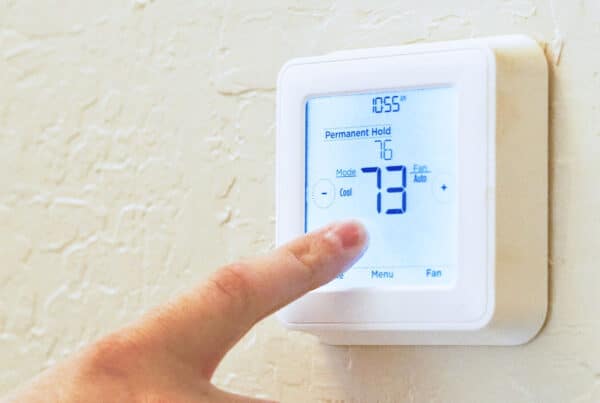 Memphis HVAC Company installed a smart thermostat in a home.